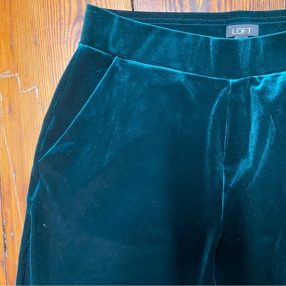 LOFT Women's Velvet Tapered Pull On Pants Size M Emerald Green Pockets Holiday - Picture 4 of 10
